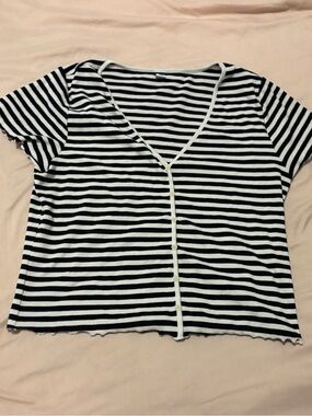 Old Navy Black and White Striped Short Sleeve Button-Front Tee